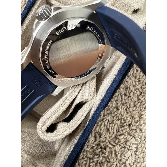 New Breitling Superocean Automatic 46 A17378 - Picture 3 of 5